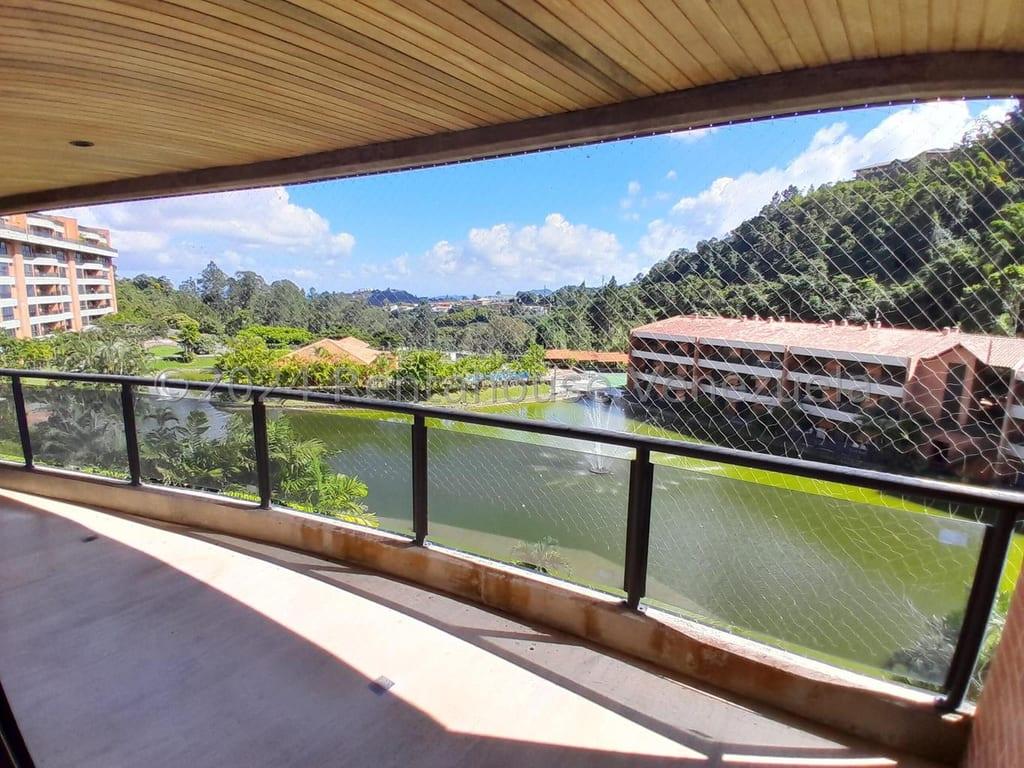 Apartamento en La Lagunita Country Club, Caracas