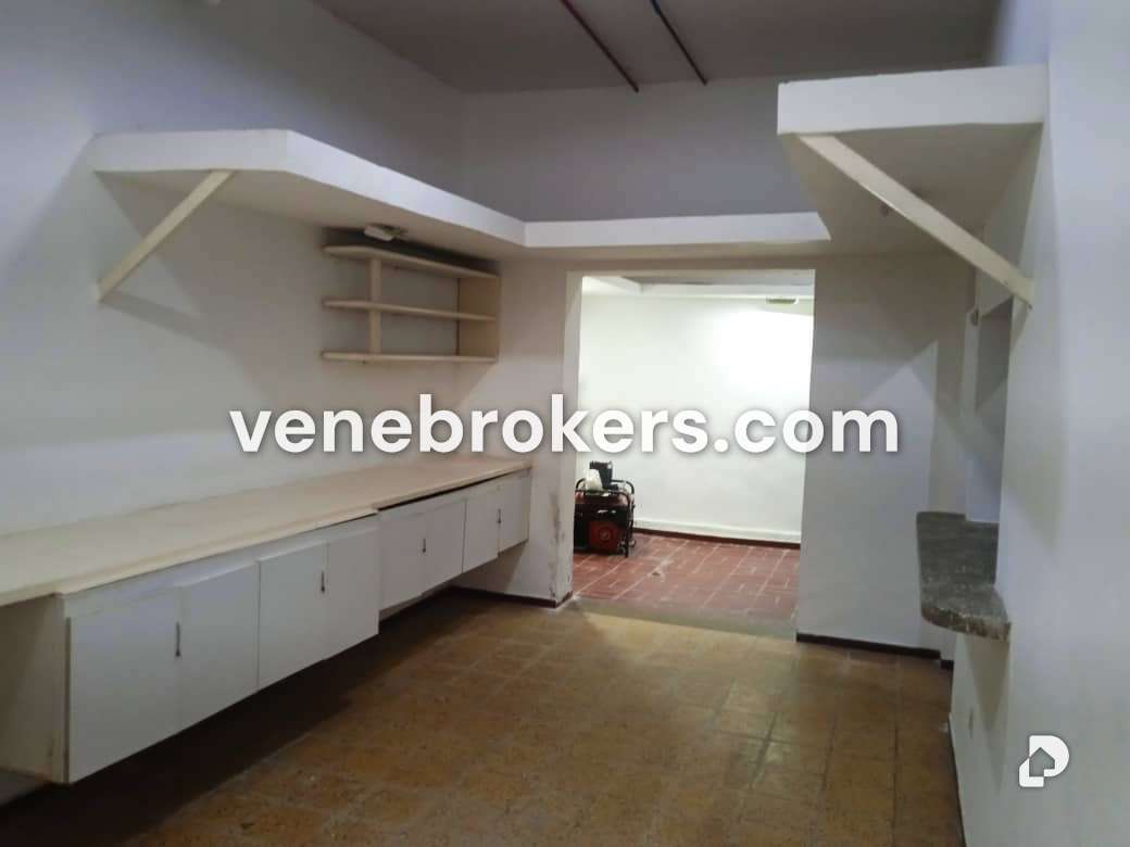 Office in Bello Monte, Caracas – 16