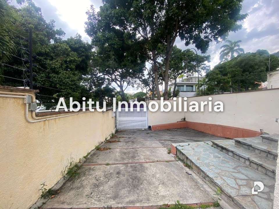 Casa en Altamira, Caracas – 11