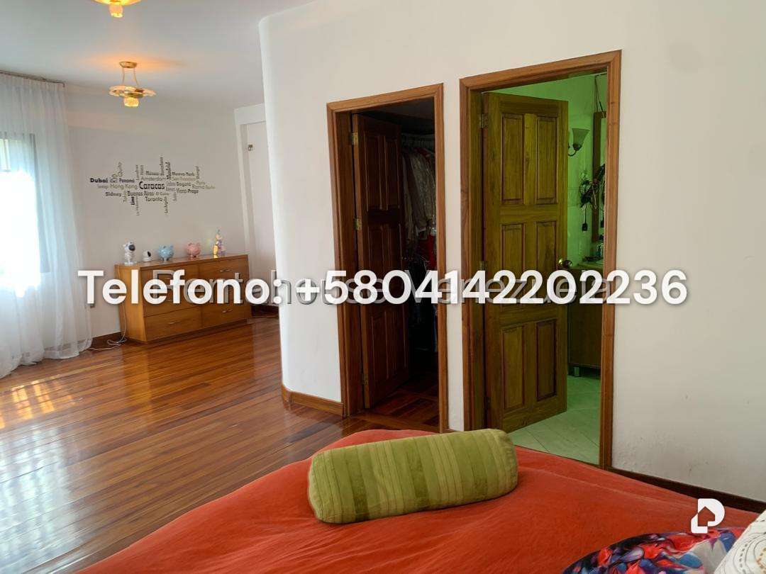 Casa en Los Naranjos (del Cafetal), Caracas – 25