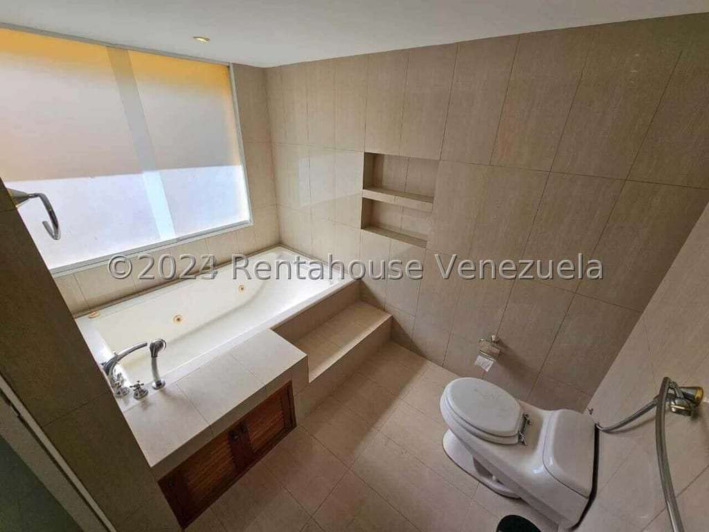 Casa en La Lagunita Country Club, Caracas