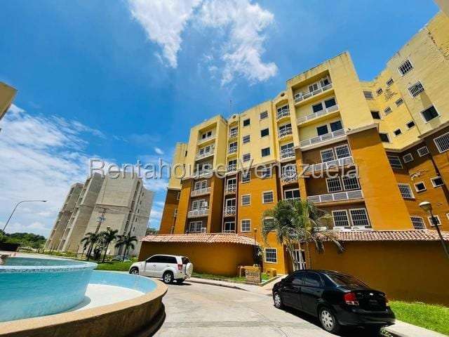 Apartamento en Residencia Los Roques, Turmero - 1