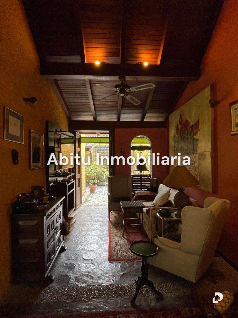 Casa en Los Palos Grandes, Caracas – 19