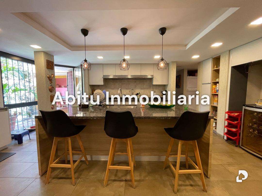 Casa en Los Palos Grandes, Caracas – 15