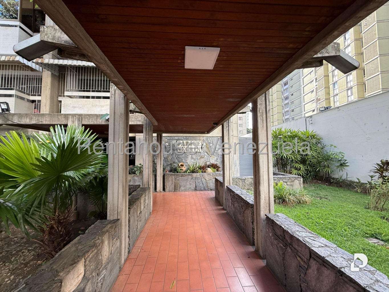 Apartamento en La Florida, Caracas – 24