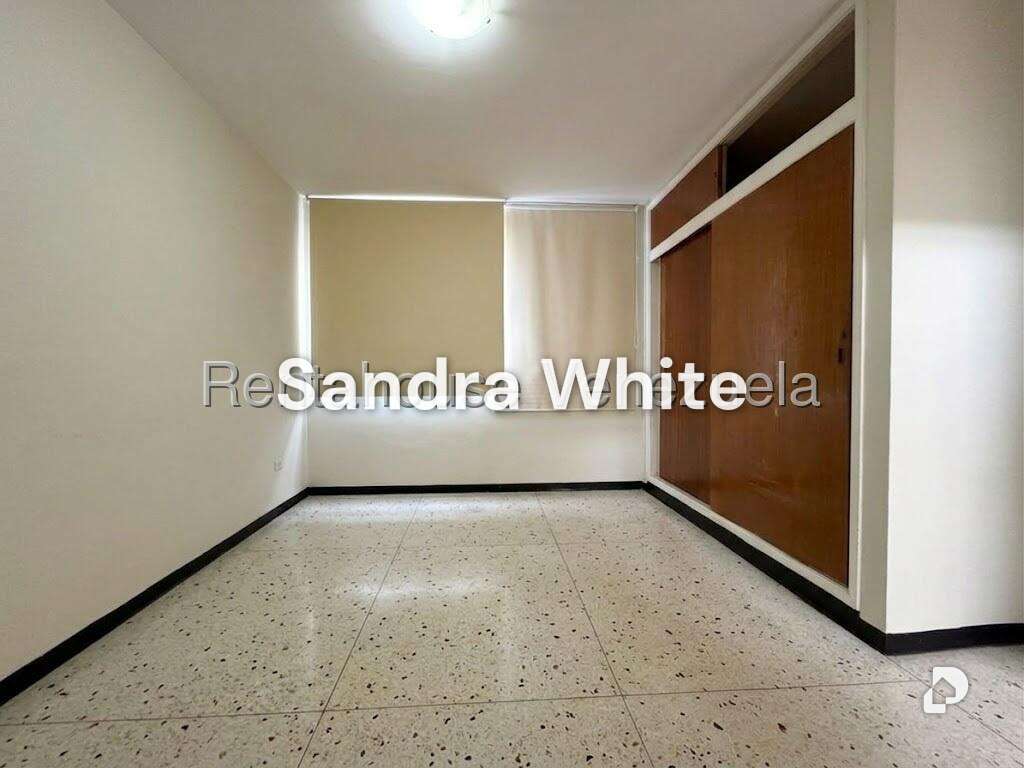 Casa en La California Norte 27-4413, Caracas – 11