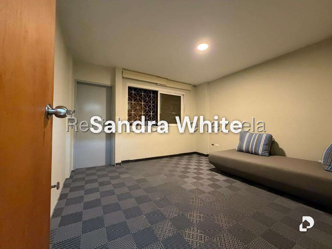 Casa en La California Norte 27-4413, Caracas – 14