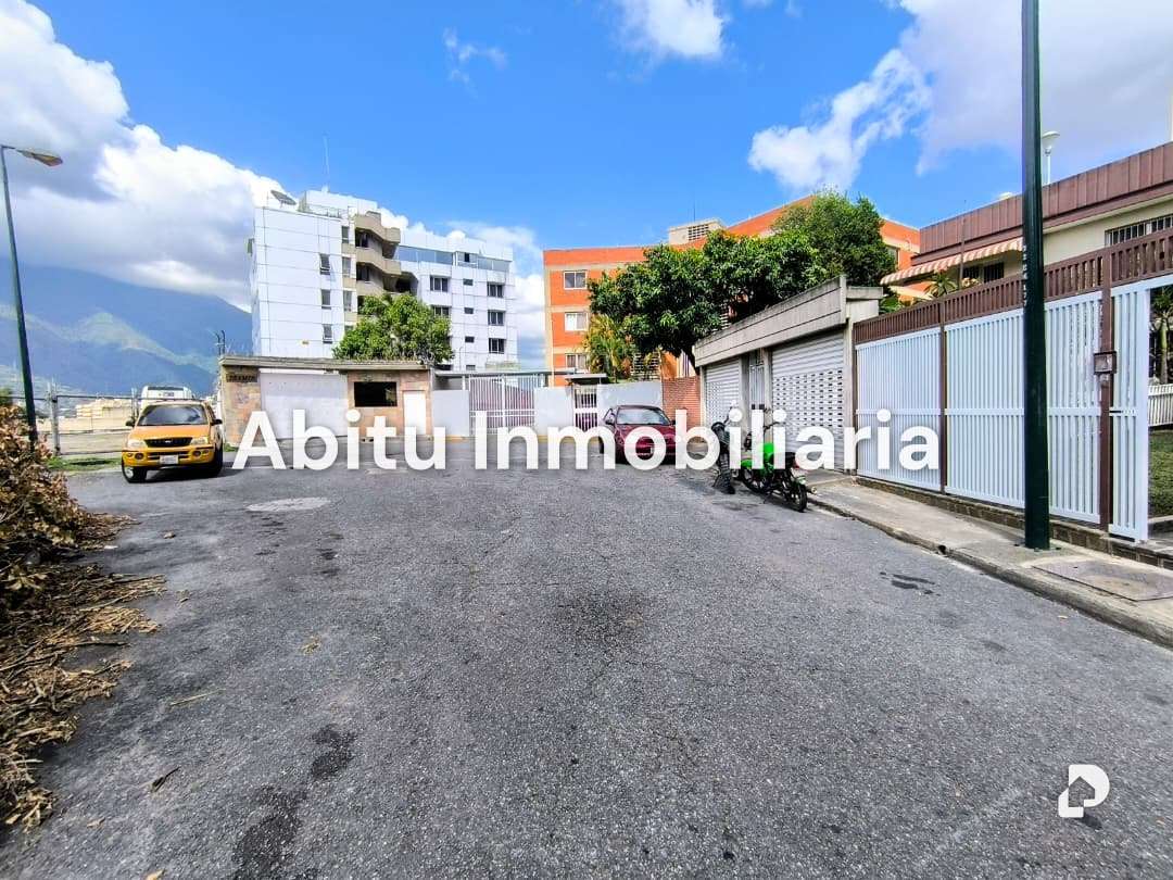 Building in Colinas de Bello Monte, Caracas – 5