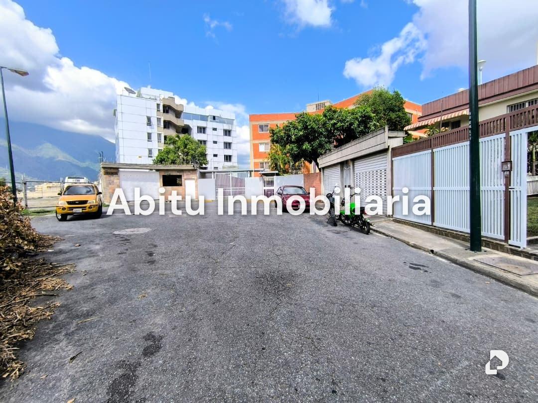Building in Colinas de Bello Monte, Caracas – 5