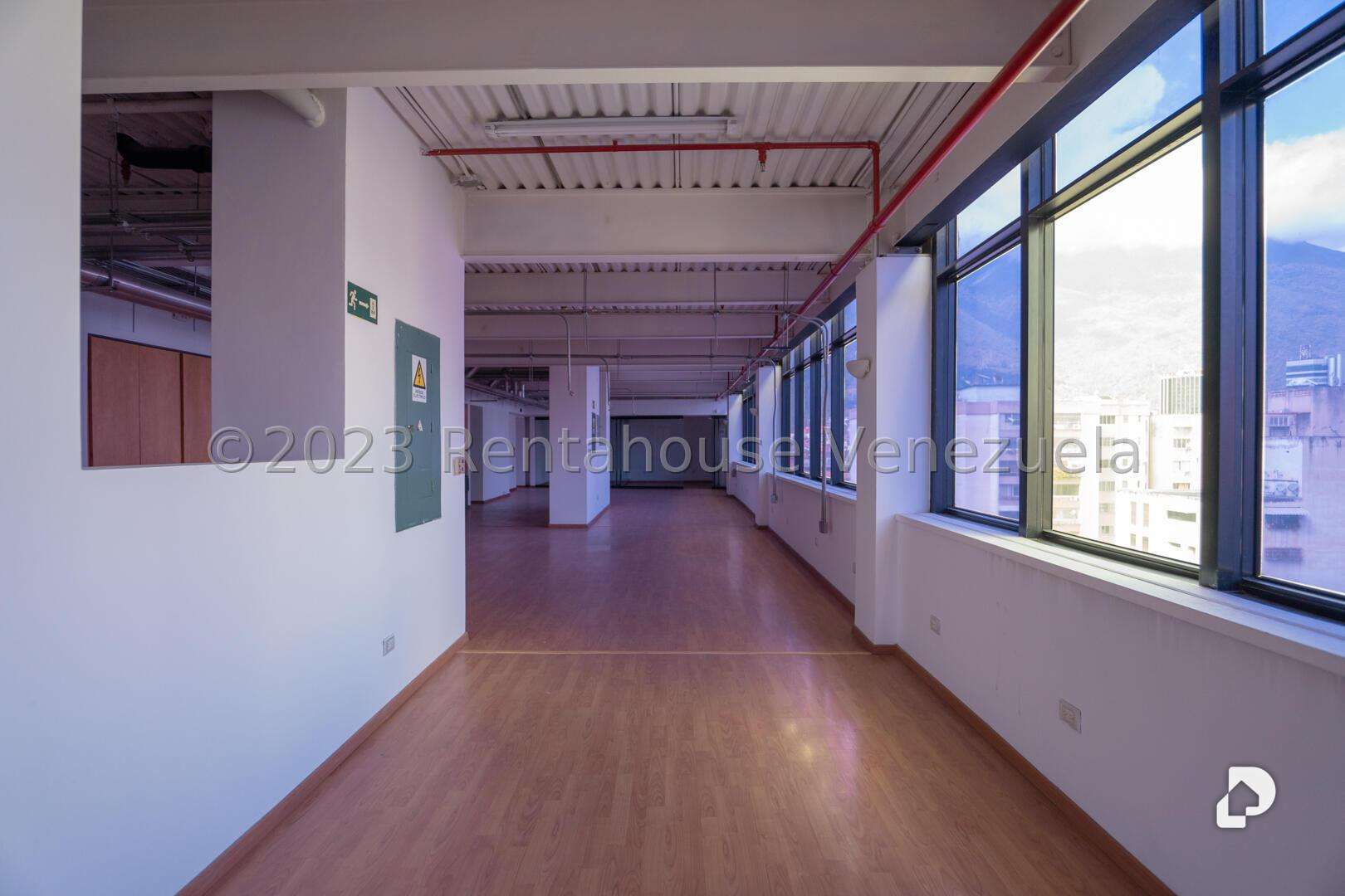 Edificio en Chacao, Caracas – 16