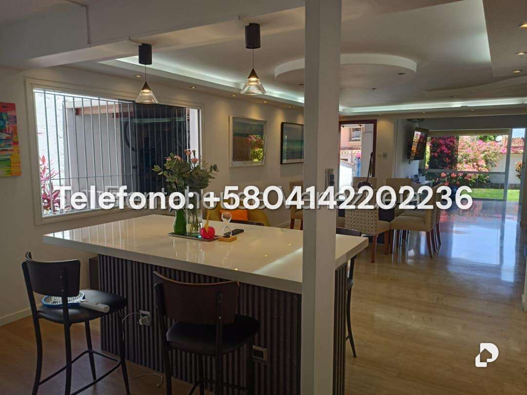 Casa en Alto Prado, Caracas – 12