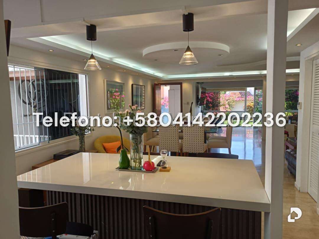 Casa en Alto Prado, Caracas – 11