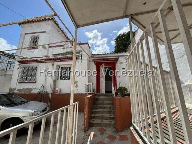 House in La Florida, Caracas - 1