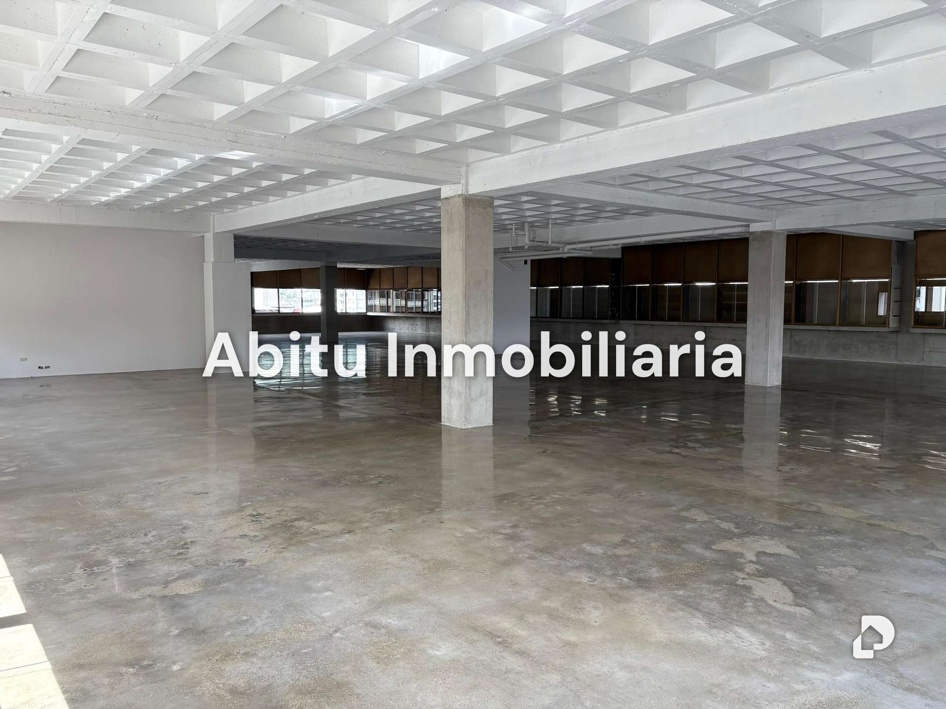 Oficina en Los Palos Grandes, Caracas – 9