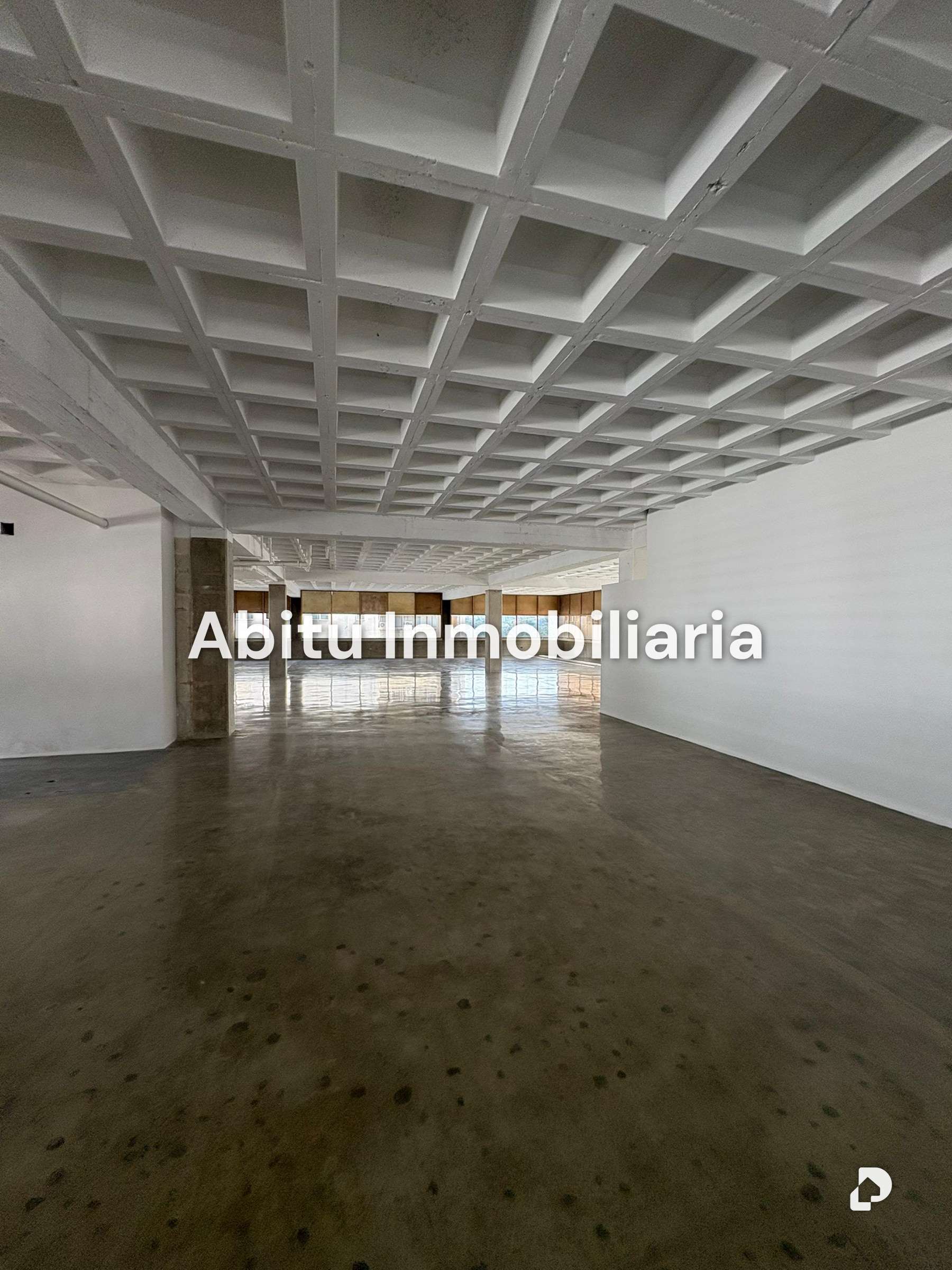 Oficina en Los Palos Grandes, Caracas – 10