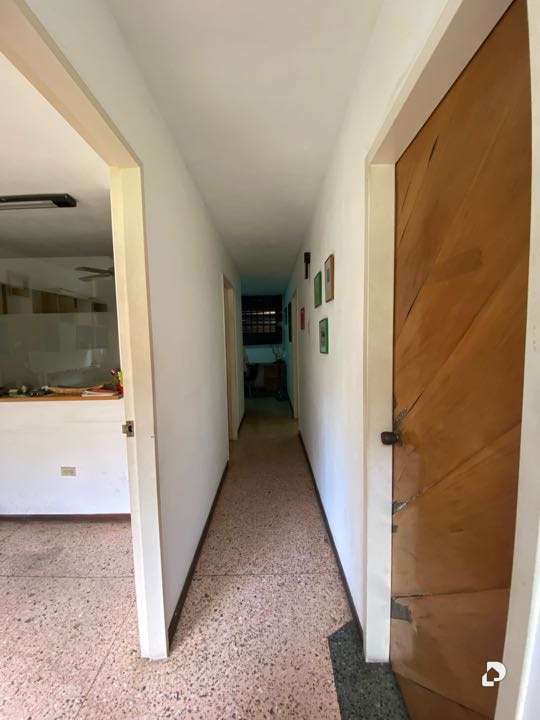 Office in Altamira, Caracas – 9