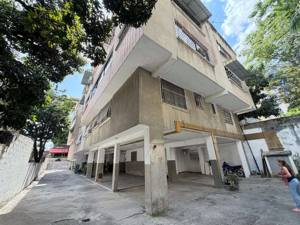 Apartamento en Los Palos Grandes, Caracas - 1