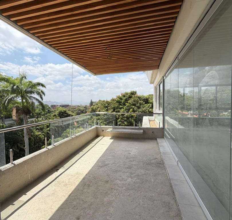 Apartamento en Altamira, Caracas - 1