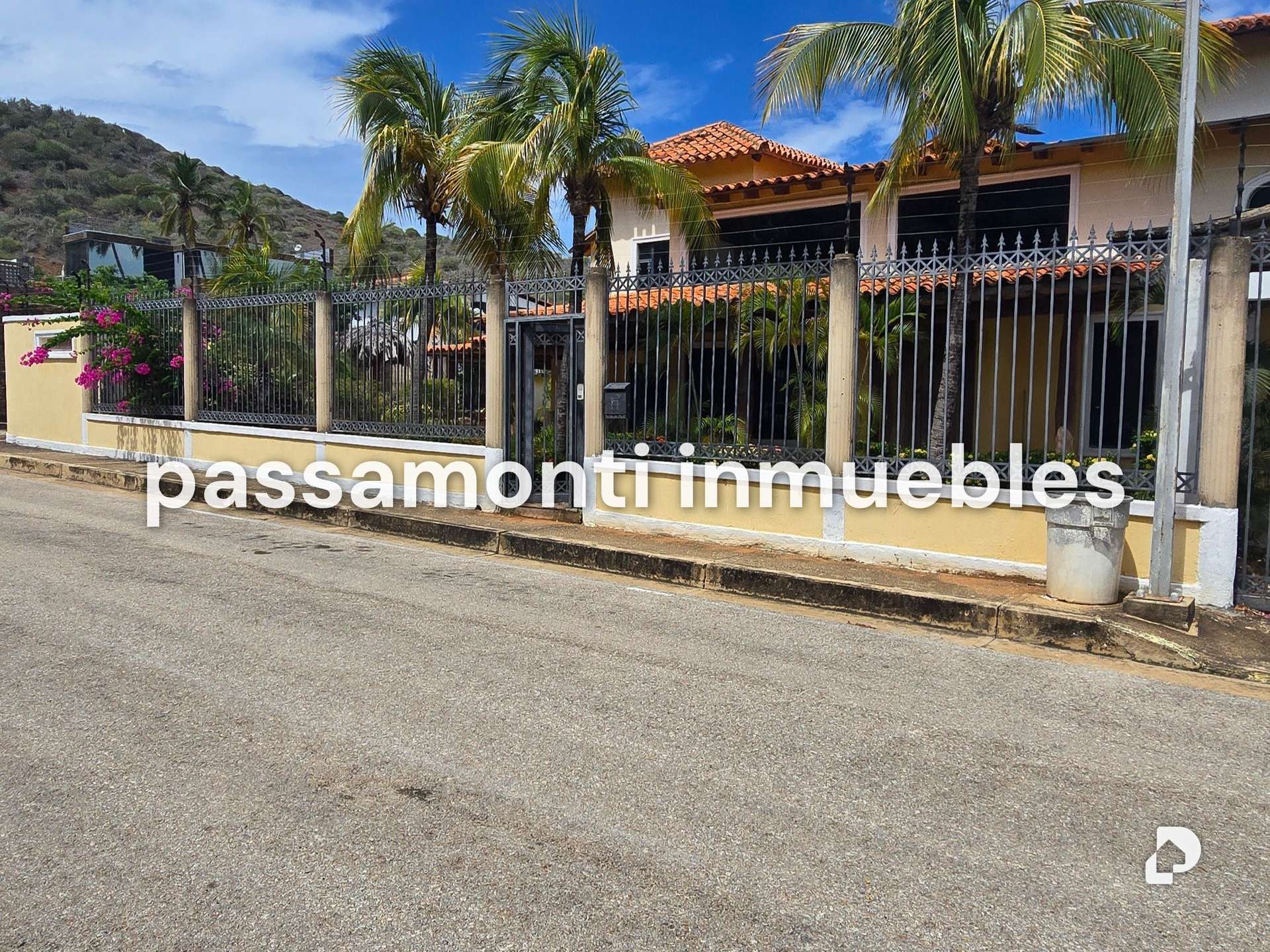 Casa en Paraiso, Pampatar – 1
