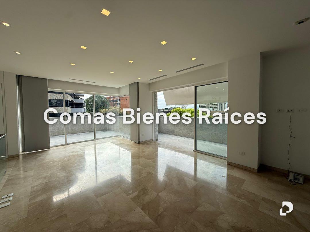 Apartamento en Los Palos Grandes, Caracas – 2
