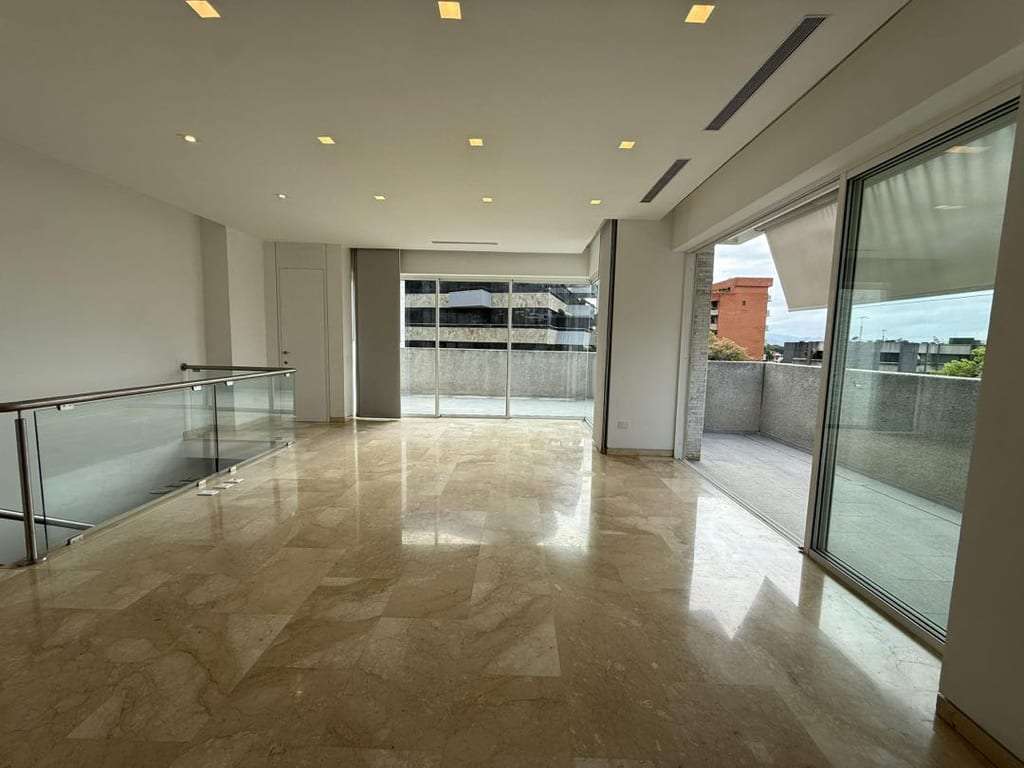 Apartamento en Los Palos Grandes, Caracas - 1