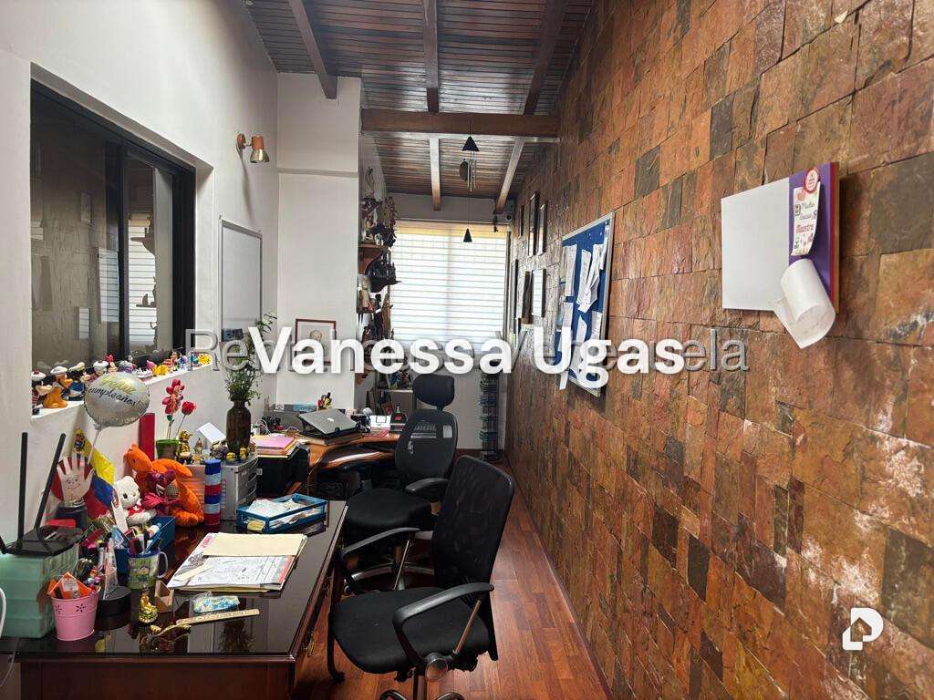 Casa en Alto Prado, Caracas – 20