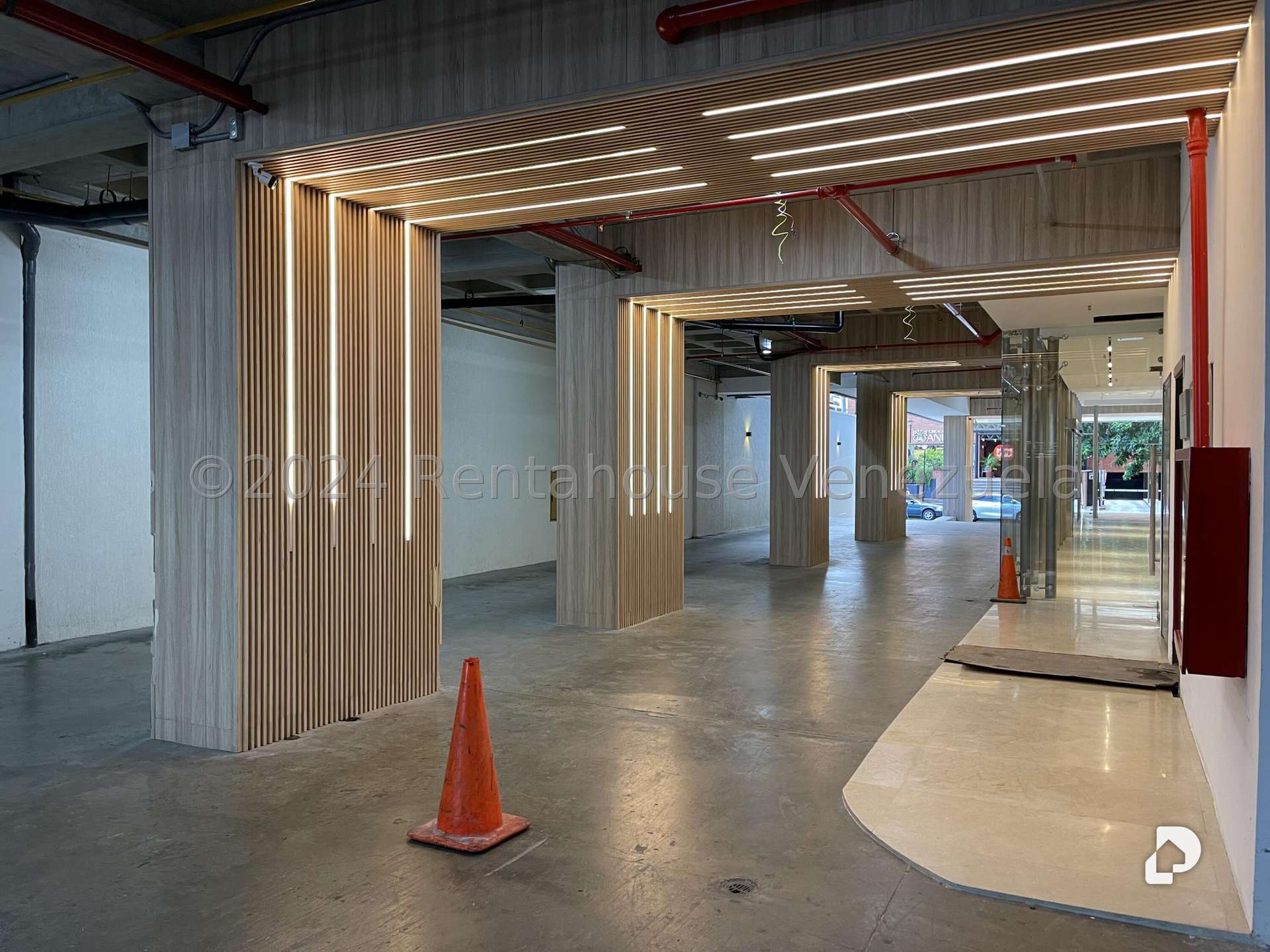 Local comercial en Las Mercedes, Caracas – 30