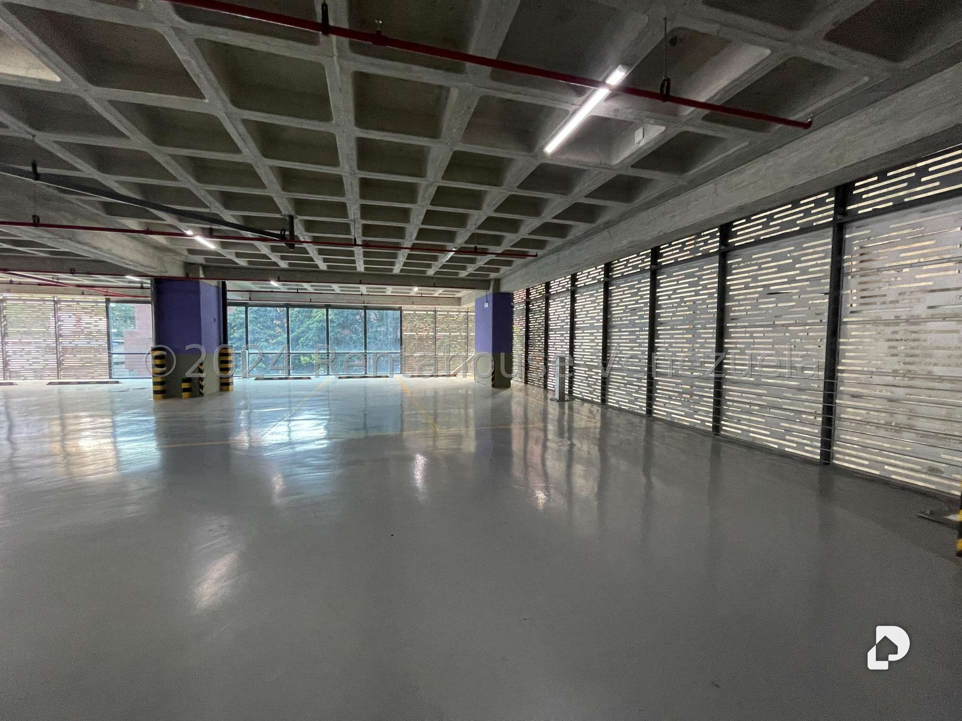 Local comercial en Las Mercedes, Caracas – 24