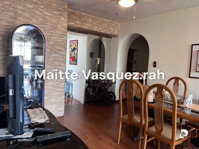 Apartamento en Urbanización El Centro, Maracay – 4