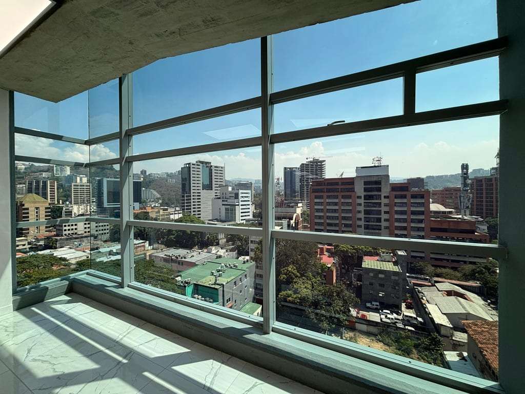 Oficina en Las Mercedes, Caracas - 1