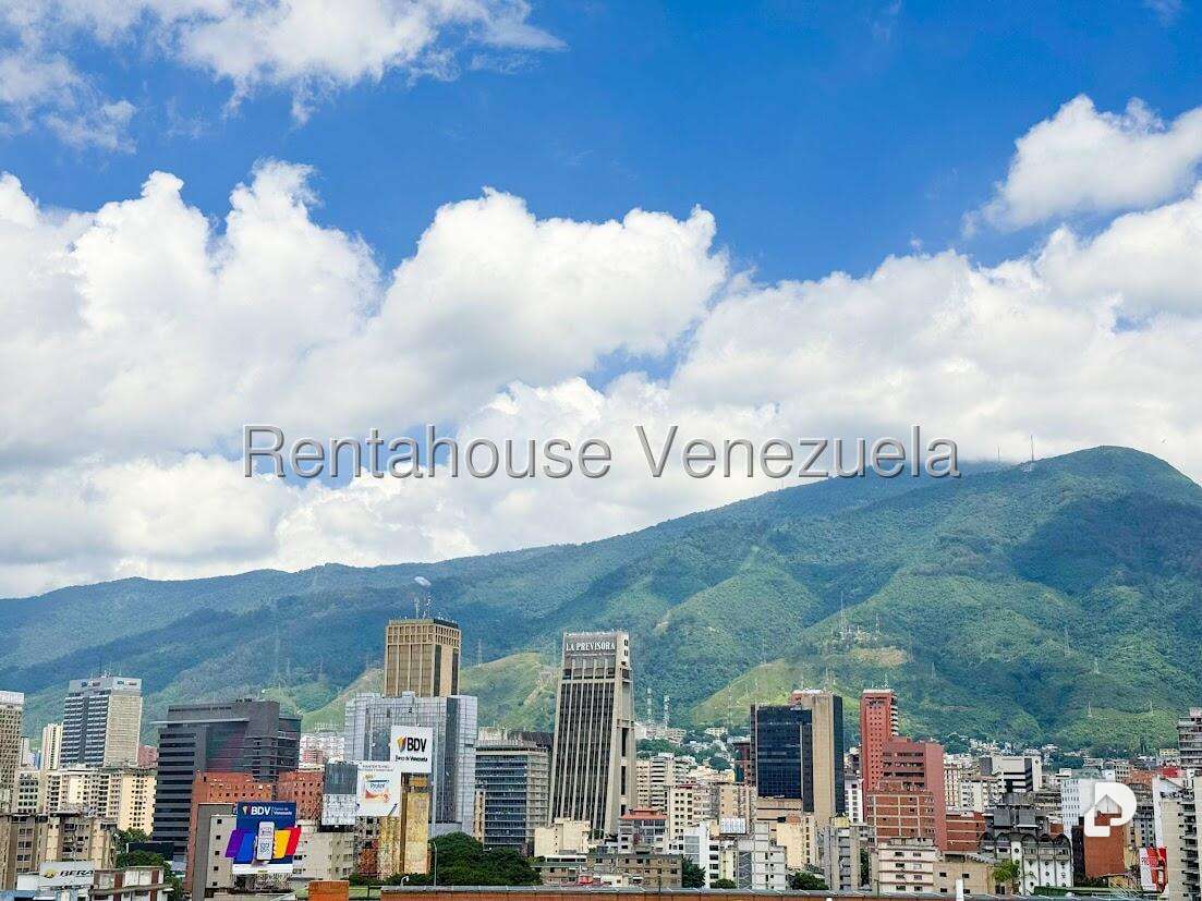Galpón en Colinas de Bello Monte, Caracas – 26