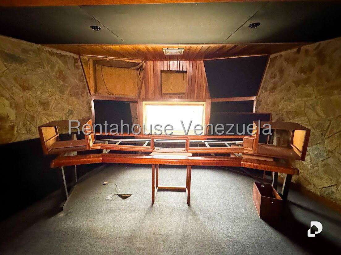 Galpón en Colinas de Bello Monte, Caracas – 17
