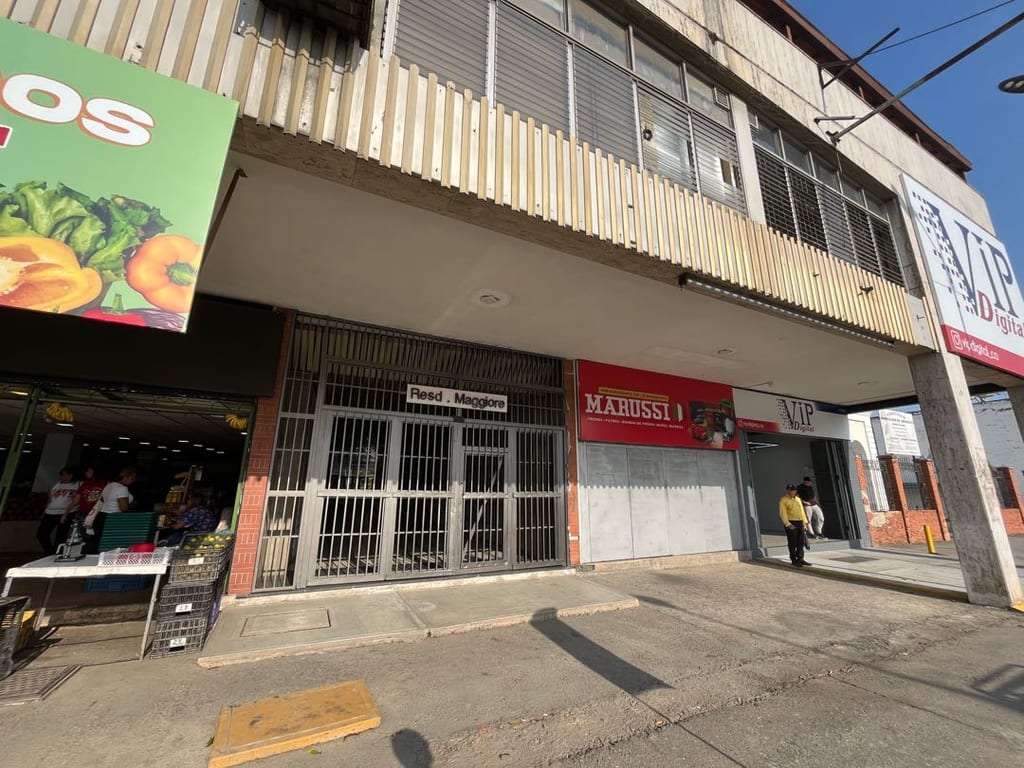 Oficina en Av. Bolívar Norte, Valencia - 1