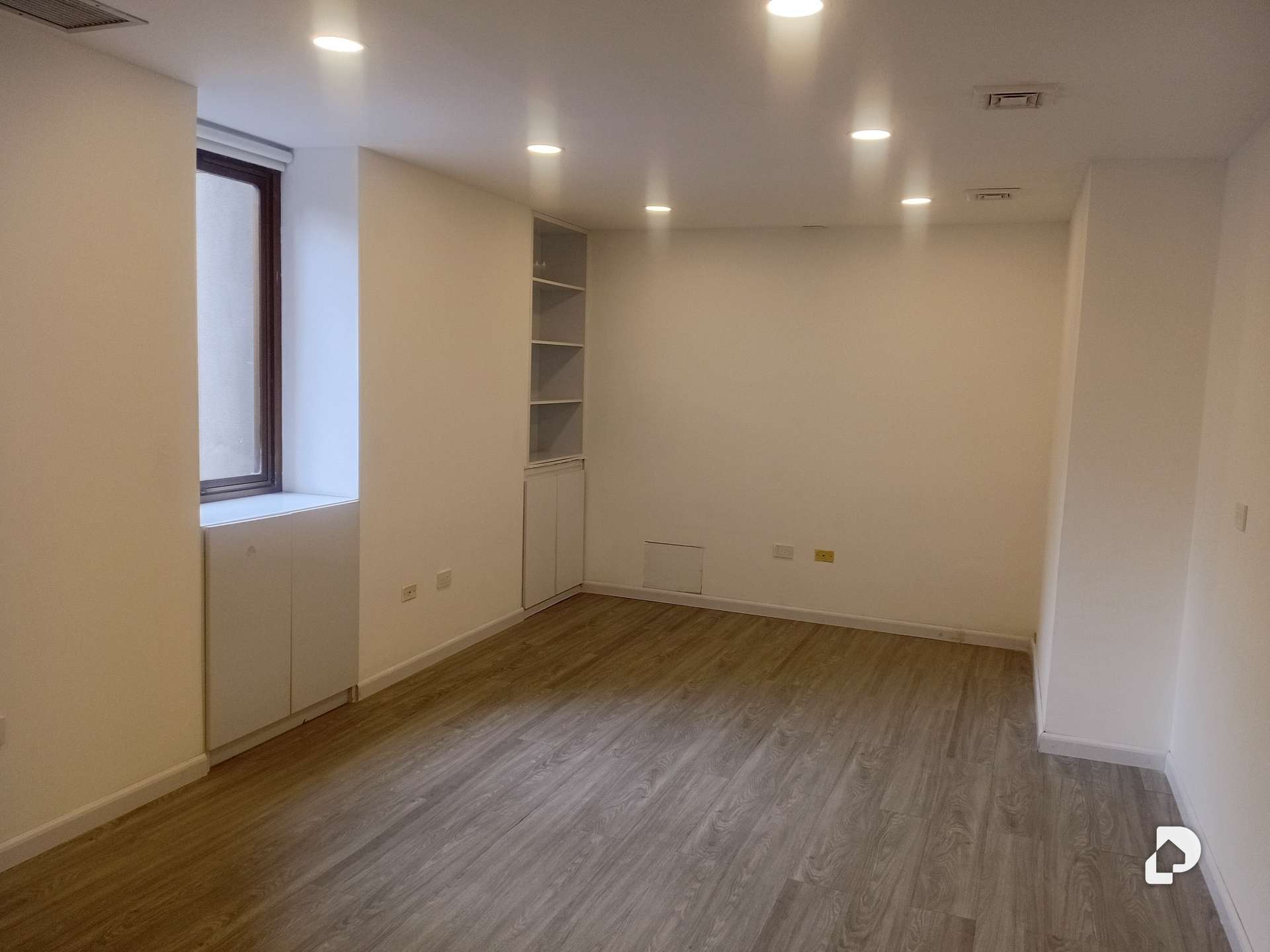 Oficina en Los Palos Grandes, Caracas – 1