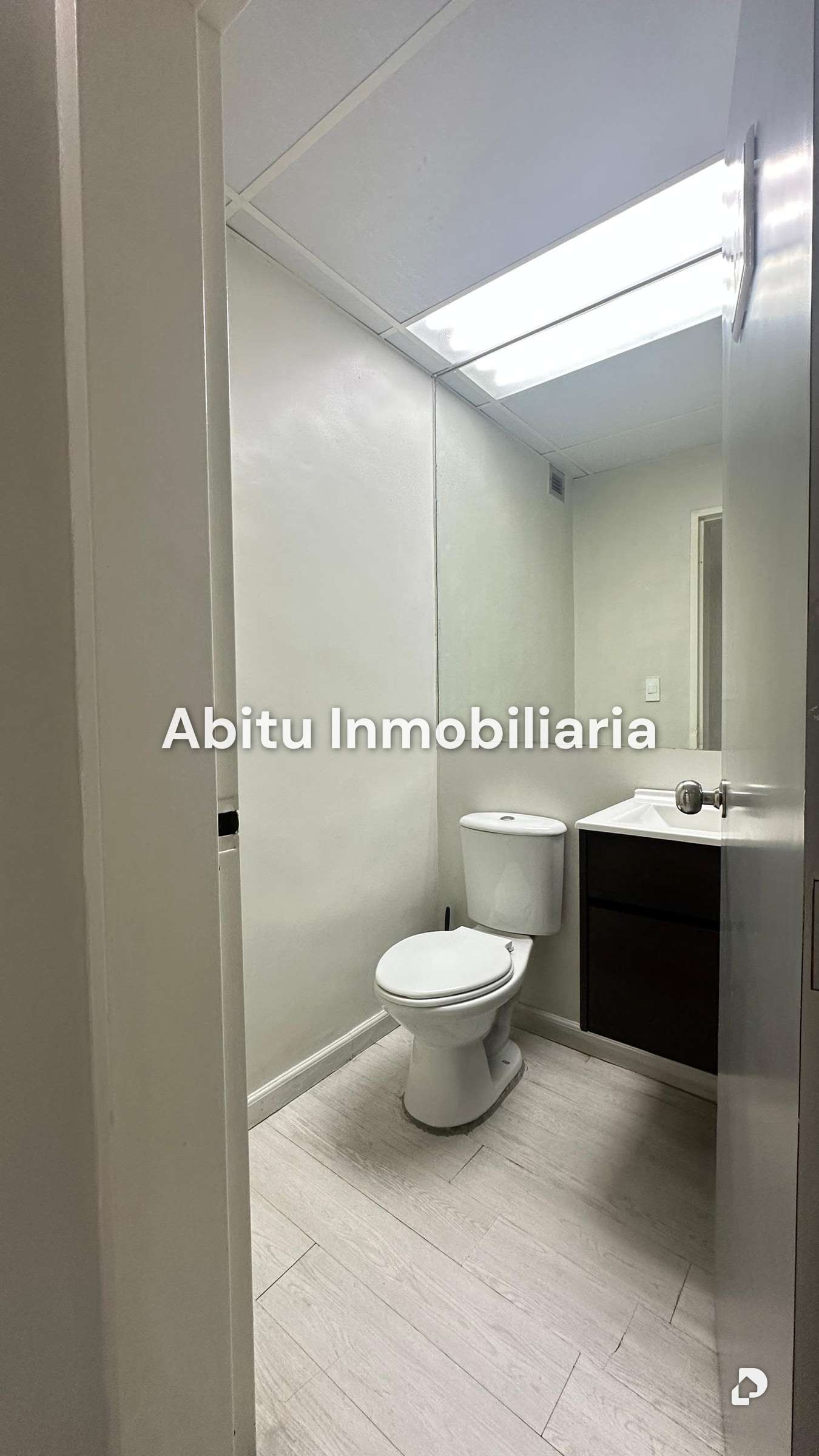 Oficina en El Rosal, Caracas – 18