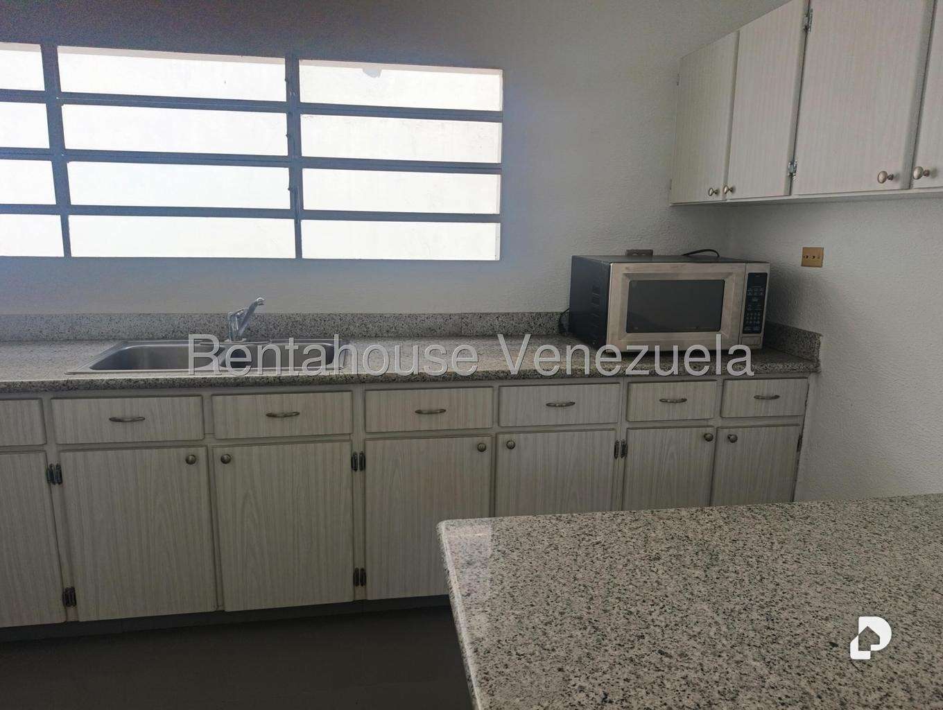 Casa en Prados del Este, Caracas – 18