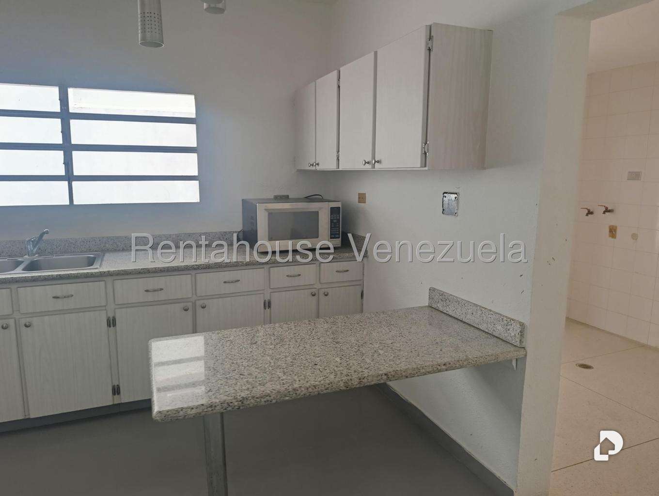 Casa en Prados del Este, Caracas – 14