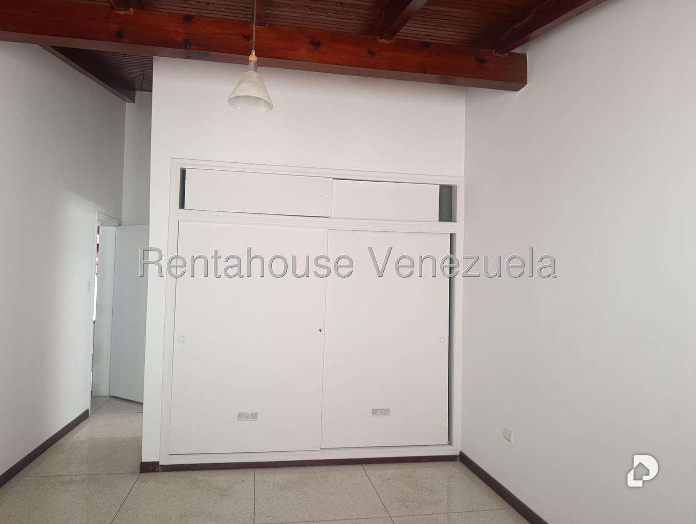Casa en Prados del Este, Caracas – 25