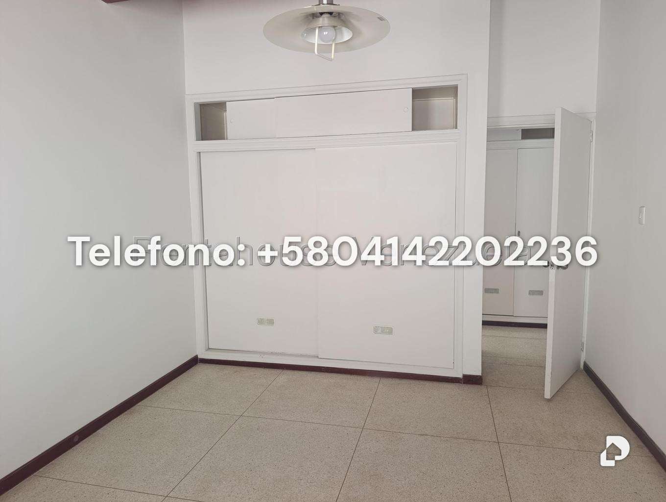 Casa en Prados del Este, Caracas – 30