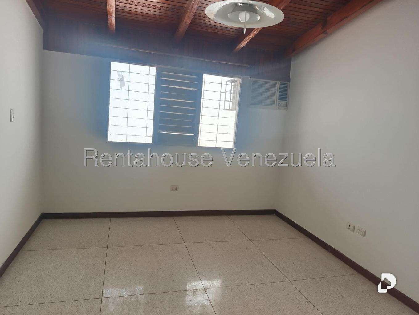 Casa en Prados del Este, Caracas – 29