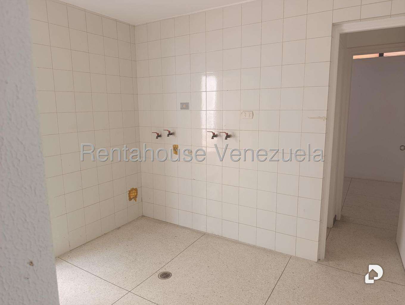 Casa en Prados del Este, Caracas – 19