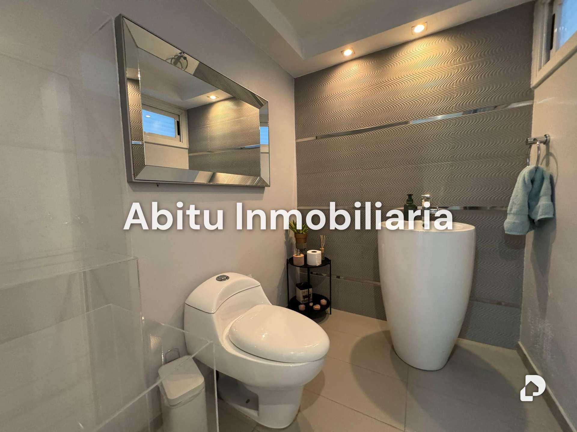 Casa en Loma Linda, Caracas – 12