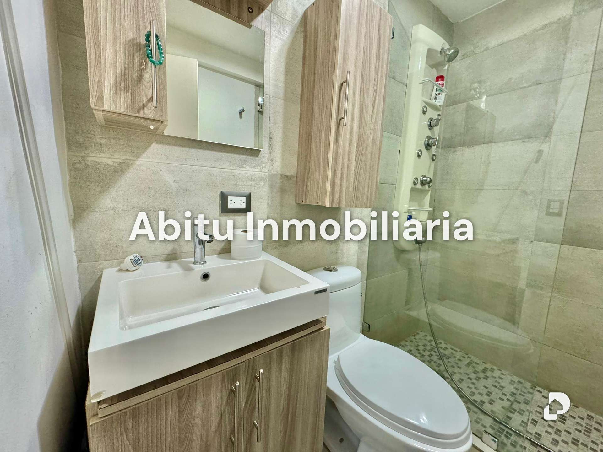 Casa en Loma Linda, Caracas – 11