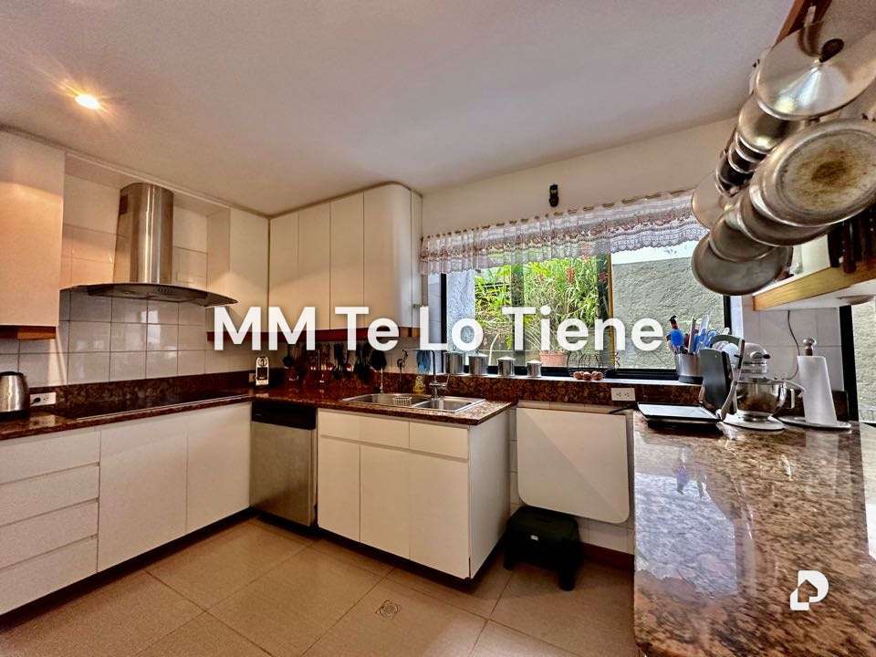 Casa en La Lagunita, Caracas – 13