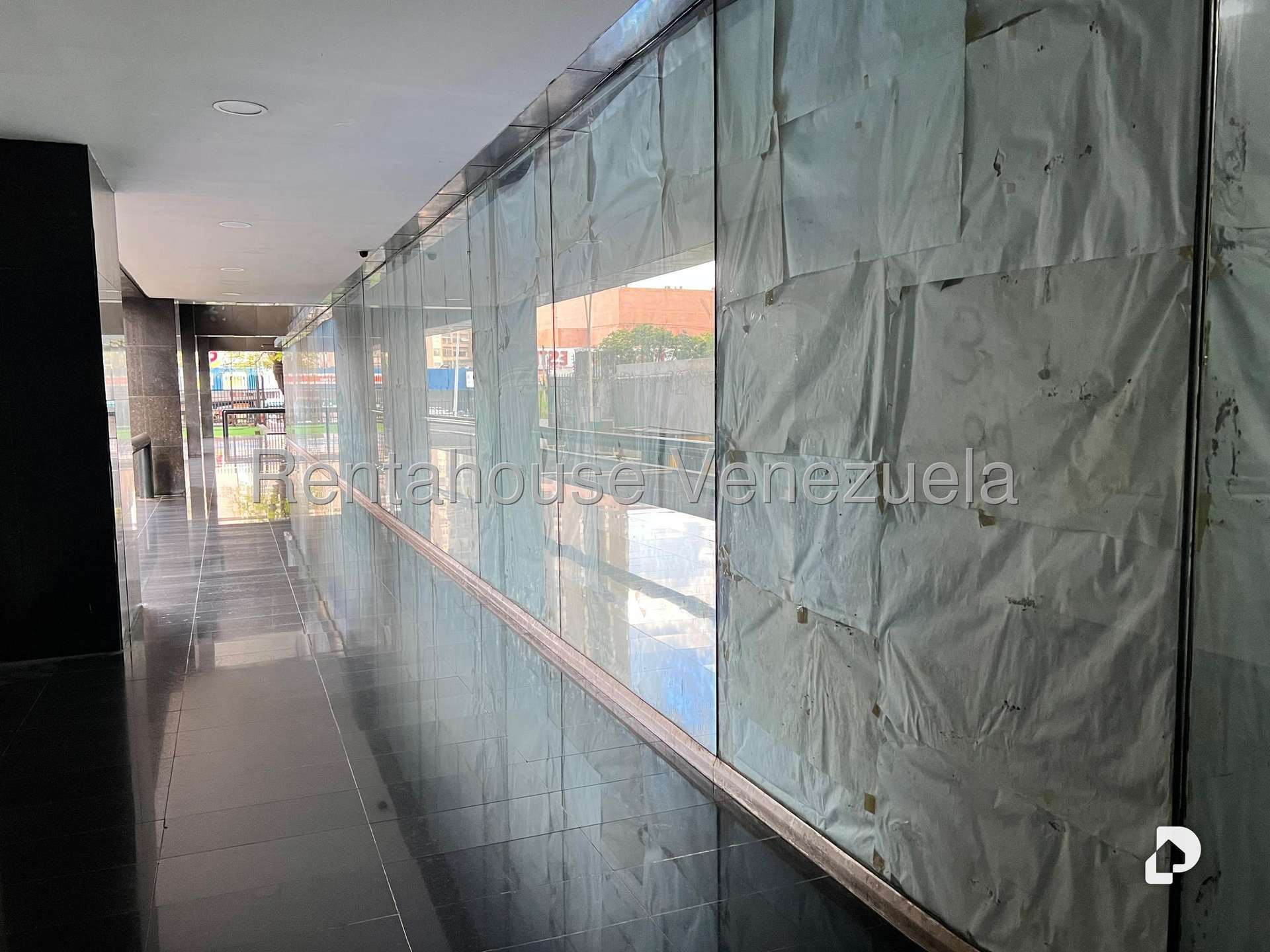 Local comercial en La California Norte, Caracas – 13