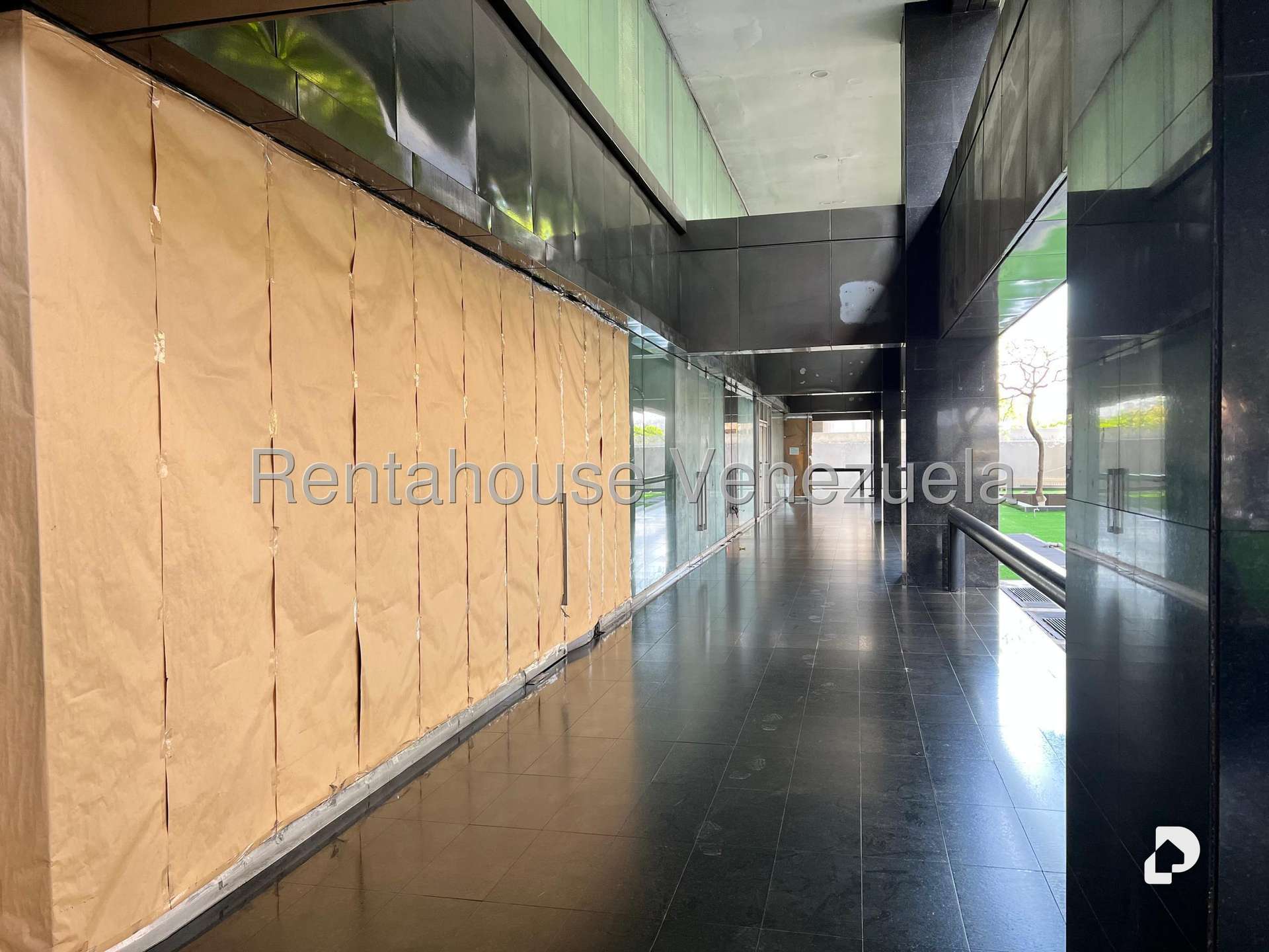 Local comercial en La California Norte, Caracas – 14