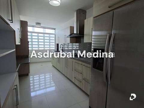 Apartamento en Los Palos Grandes, Caracas – 6