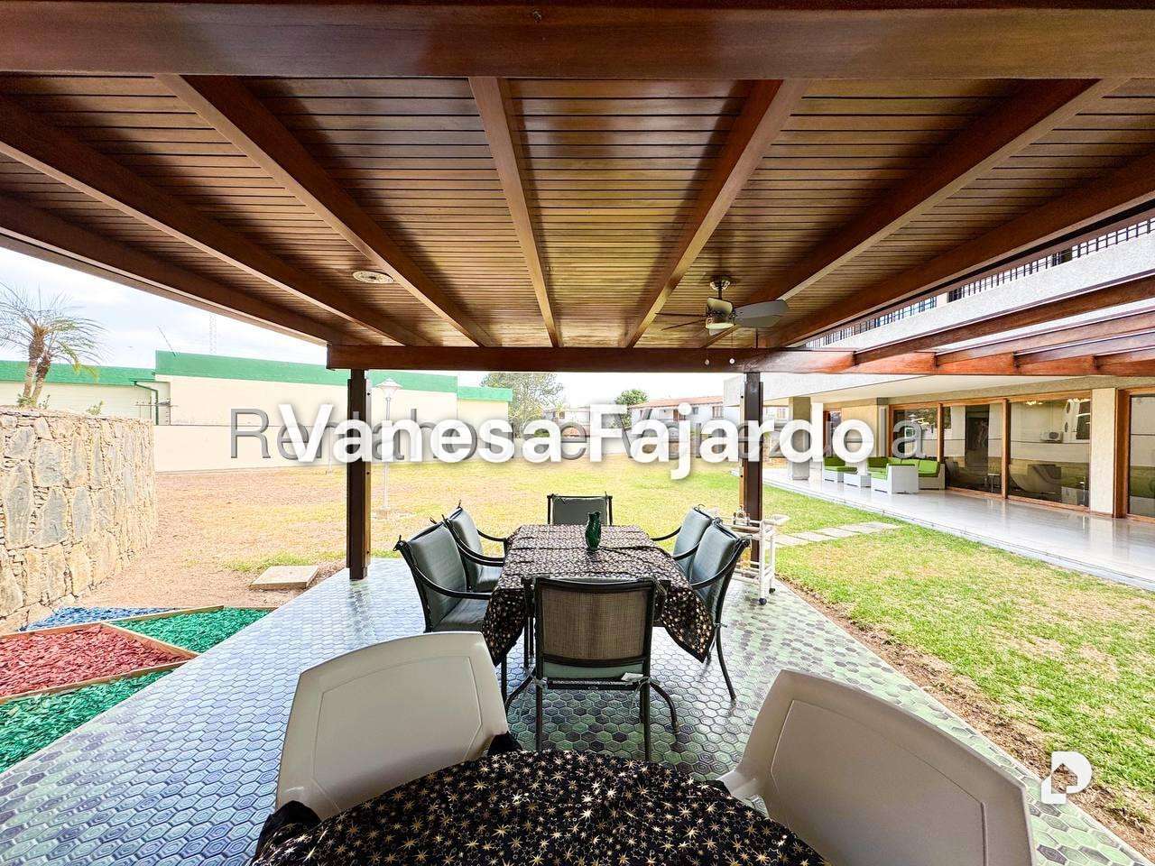 Casa en Los Naranjos (del Cafetal), Caracas – 26