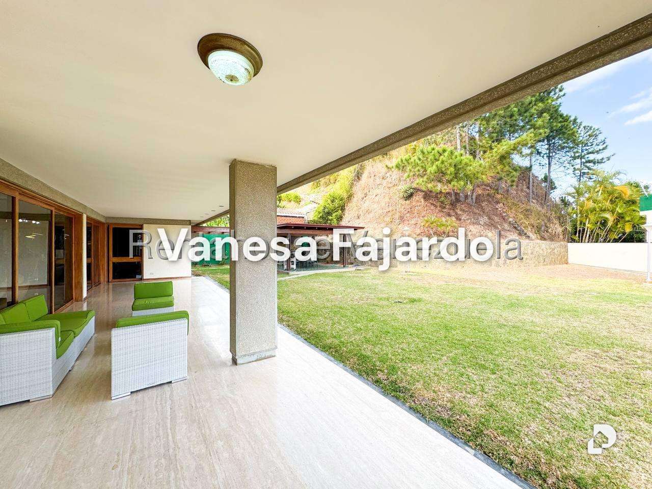 Casa en Los Naranjos (del Cafetal), Caracas – 28