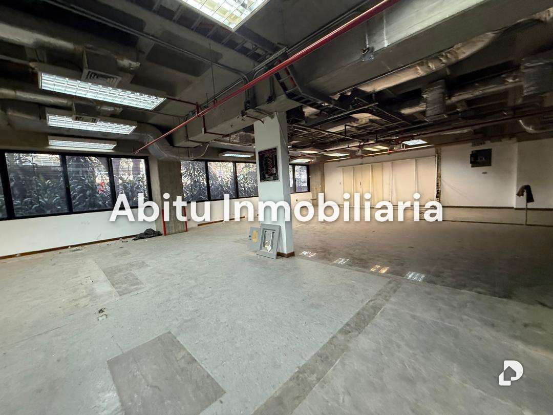 Local comercial en Los Palos Grandes, Caracas – 10